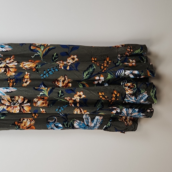 Beeuniq Women's Dress - Picture 5 of 5